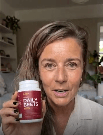 Realistic AI UGC Testimonials for Radixa Daily Beets, frame 3